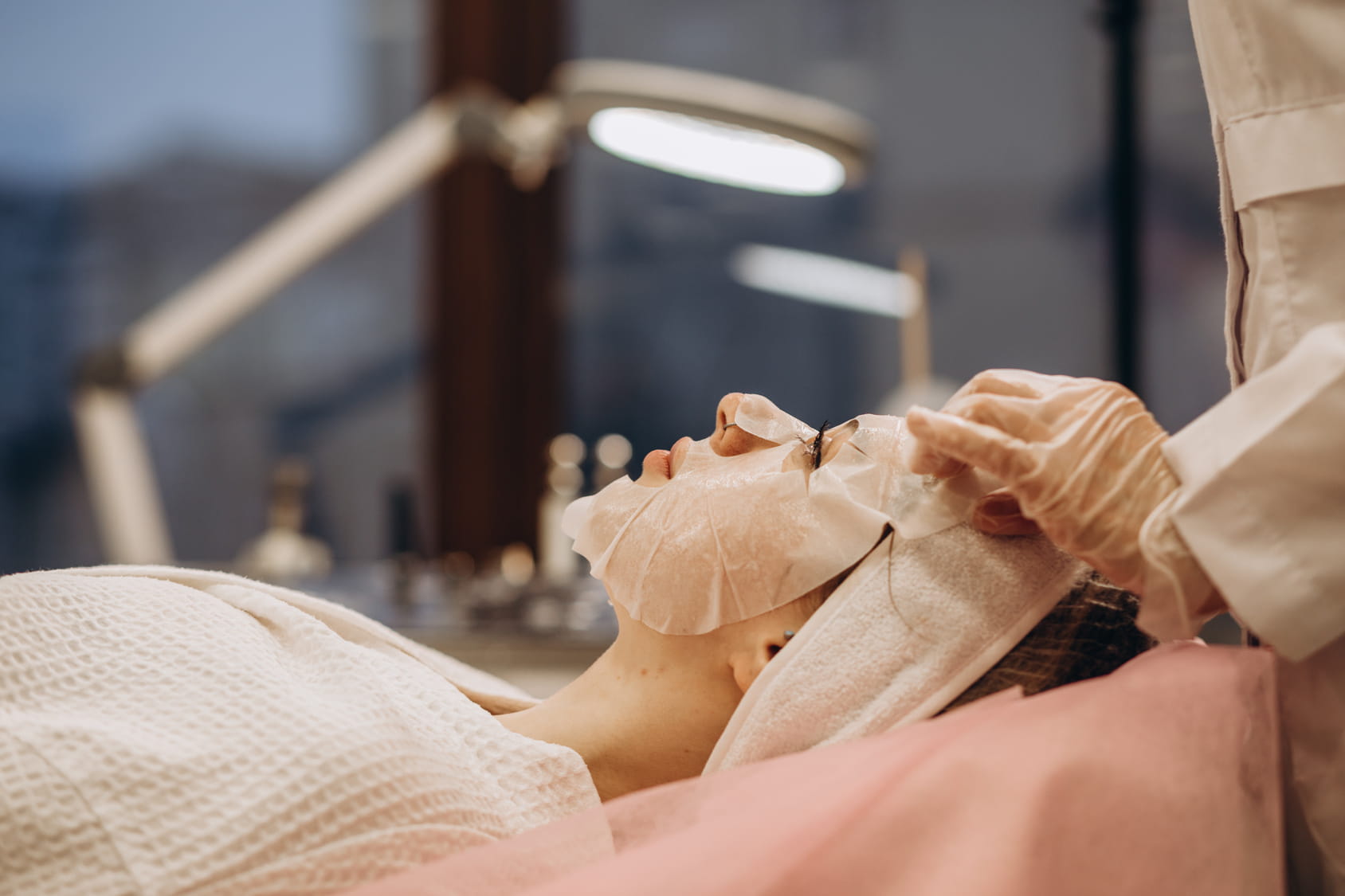 Keimprävention im Kosmetikstudio: Schutz bei Behandlungen